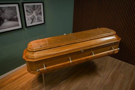 Photo funeral counselor