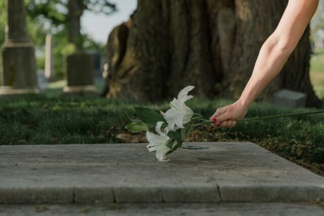Șase greșeli la contractarea serviciilor funerare și cum se evită