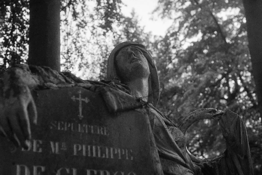 cemeteries and funeral monuments
