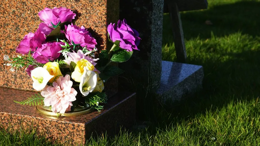Photo offering condolences etiquette