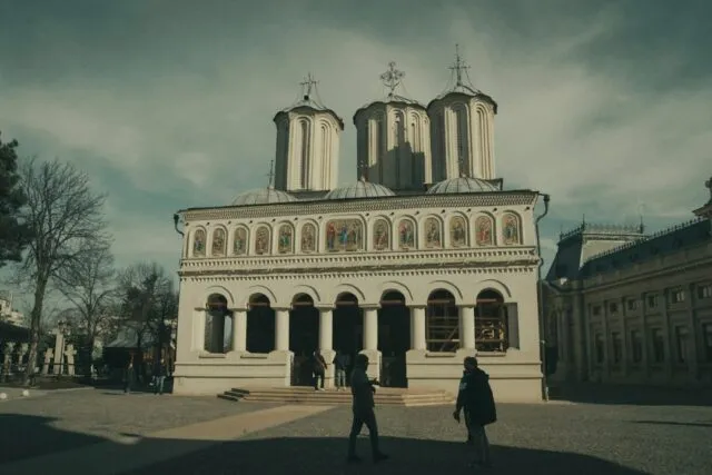 Photo Romanian funeral traditions mistakes